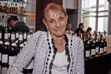 По обеим сторонам Атлантики существует общее мнение, что мадам Лалу Бизе-Лерой - ярчайшая звезда среди всех ведущих виноделов района 